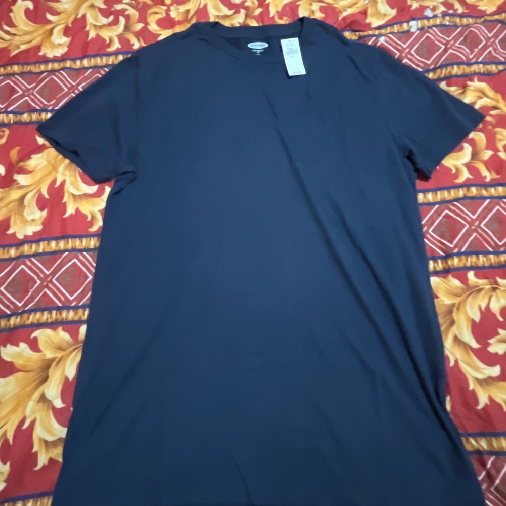 Old navy t-shirt